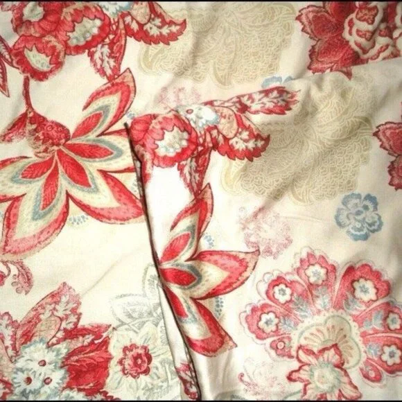 CINDY CRAWFORD FLORA ROUGE FLORAL BARN RED JACOBEAN PANELS (4) - Picture 5 of 5